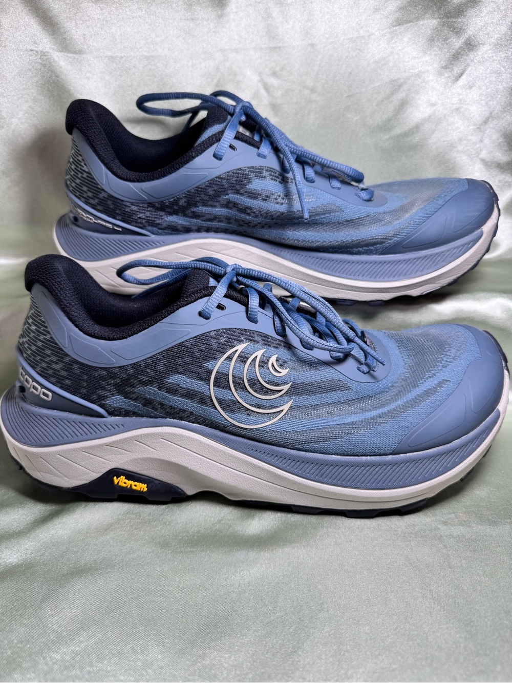 Topo Athletic W-Ultraventure 4 Trail Running Shoes Stone Grey Womens Size 10